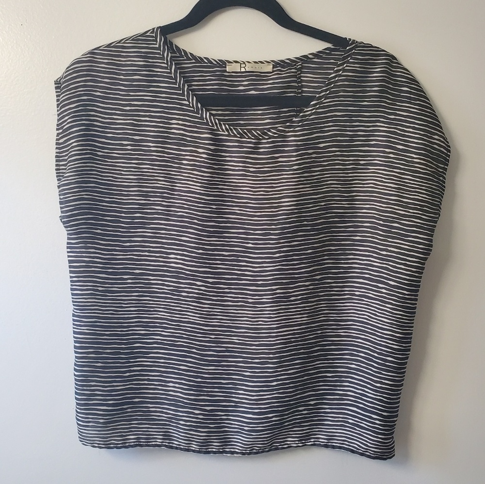 Top - Picture 2 of 5